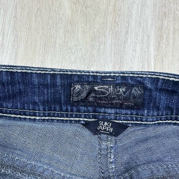 Silver Suki Capri Dark Wash Mid Rise Cropped Blue Everyday Casual Denim Jeans 27 - Picture 12 of 15